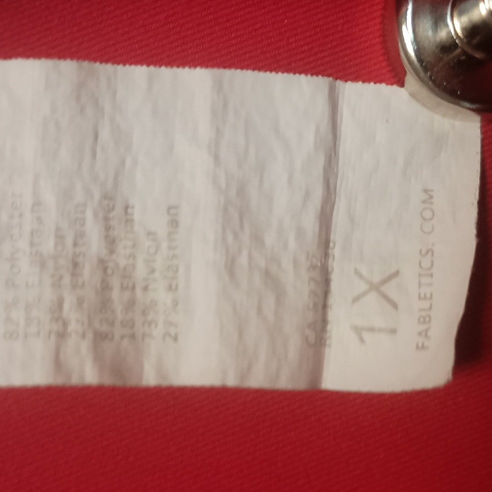 Fabletics Red Bike shorts With 2 pockets. Gently used. Size 1X - Picture 4 of 7